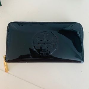 Authentic Tory Burch zip around Wallet